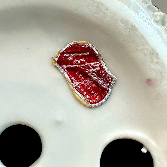 VTG‎ Victorian Lefton Porcelain Figurine Lady in Long Winter Coat Spaghetti Trim - Picture 8 of 10